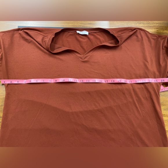 Zenana Rolled Short Sleeve V-Neck Top in Rust Sz Large (Oversized) - Picture 7 of 7